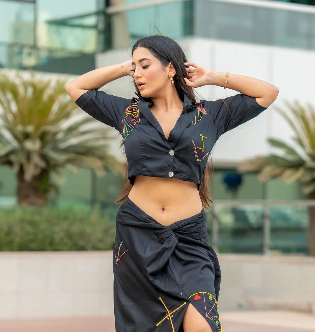 Tollywood Actress Rashi Singh Stills in Black Lehenga Choli